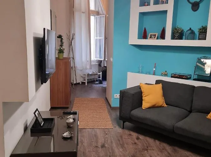 Turquoise Lofts Homestay Budapest